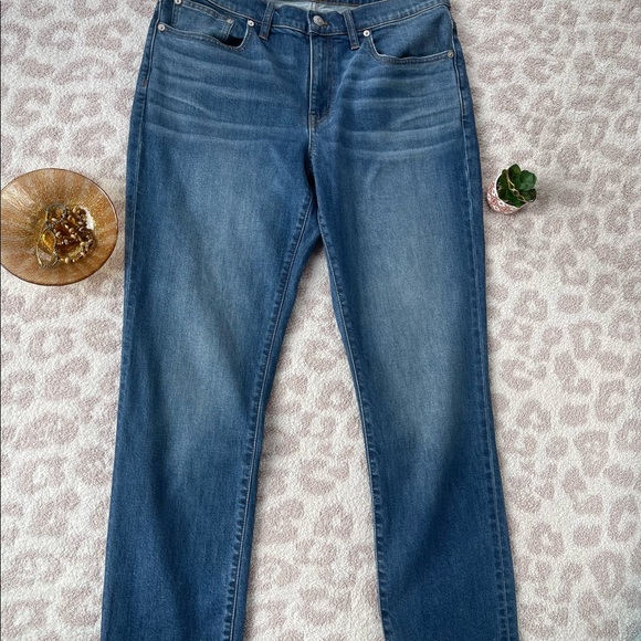 Madewell Spring 2021 Slim Boyjean in Medium Wash, Size 29 - Picture 4 of 8